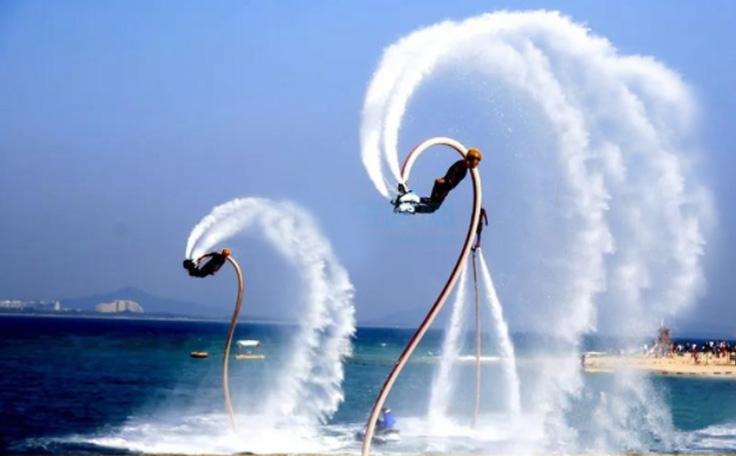 通用舞臺承建藍騎士水運動中心演藝舞臺機械、燈光及舞臺幕布建設